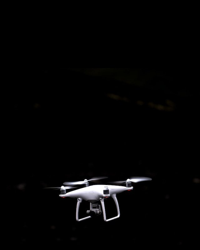 Canvas Mini 2 SE drone on a studio backdrop