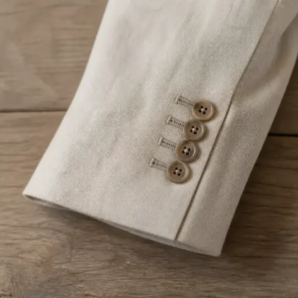 Sleeve detail