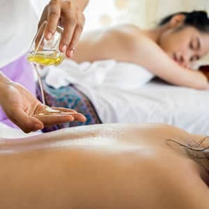 Couple massage treatment